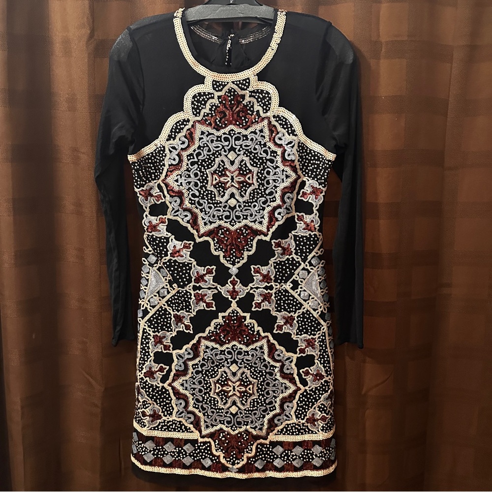 NEW CHELSEA & VIOLET Beautiful Sequin Dress Size medium